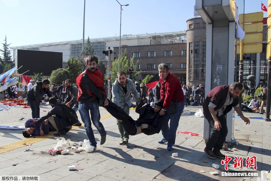 土耳其连环爆炸近百人遇难 爆炸瞬间画面曝光