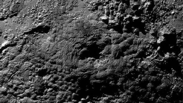 NASA曝光冥王星50个重大发现 冰火山领衔