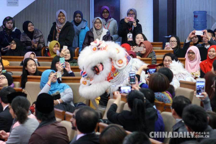 2015北京外国语大学马来西亚文化节开幕（组图）