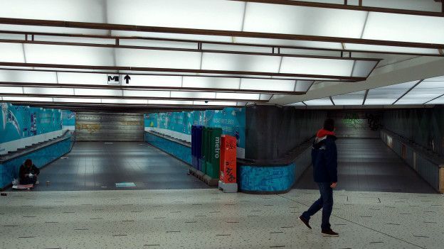 比利时：安全警戒将维持在最高级别 学校地铁等关闭