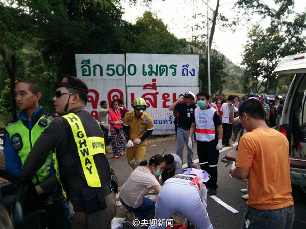 泰国巴士翻车13名马来西亚华人遇难 无中国游客