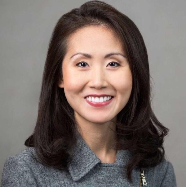 华裔女孩冲击美国国会议员：代表30岁以下的年轻一代