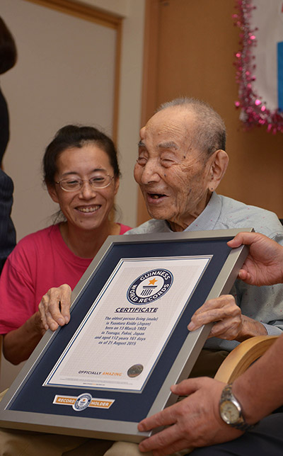 世界最长寿男子去世 离113岁只差2个月