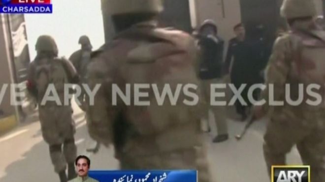 巴基斯坦一大学遭武装分子扫射21人死亡 塔利班组织宣称负责