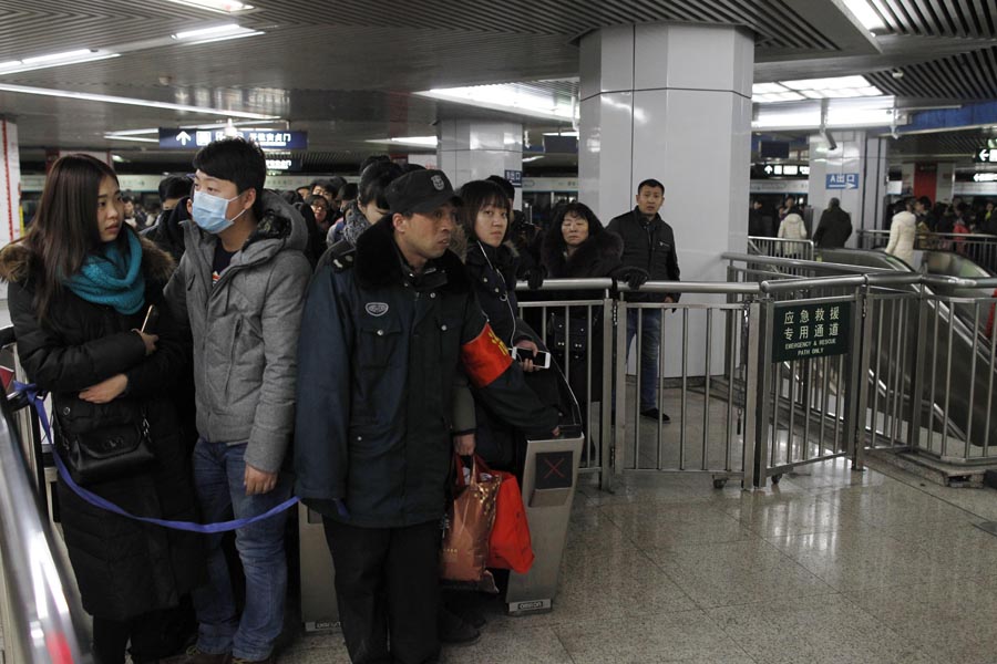 北京地铁5号线信号故障 大批乘客滞留