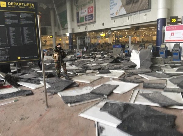 布鲁塞尔恐袭：两名人弹死亡 第三名嫌犯在逃