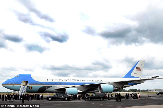 奥巴马乘坐两架“空军一号”访游阿根廷 被批乐不思蜀