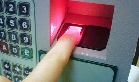 不带钱包不用卡 日本拟2020年全国运行指纹支付系统