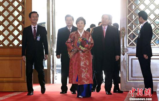 从“选举女王”到囚犯：回顾朴槿惠19年政治生涯