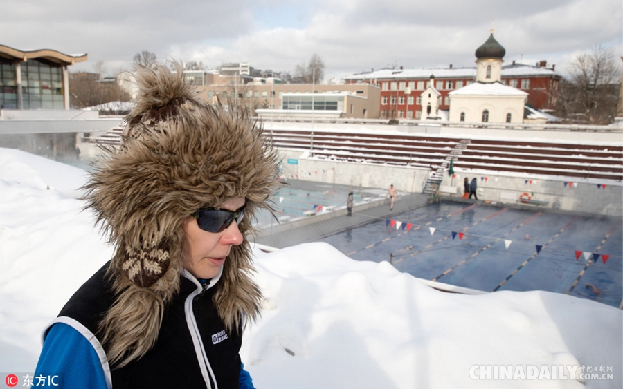 俄罗斯人冰河冬泳图片