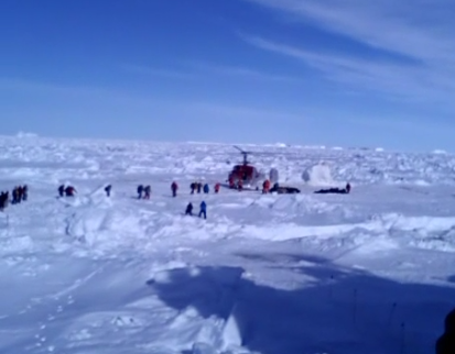雪龙号南极营救被困船员
