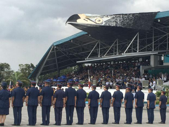 菲律宾总统不出席遇害特警遗体迎接仪式引争议