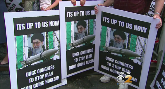 美国万人聚集时报广场 抗议伊朗核协议