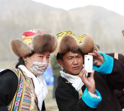 西藏第一块国王御用田地上的春耕仪式